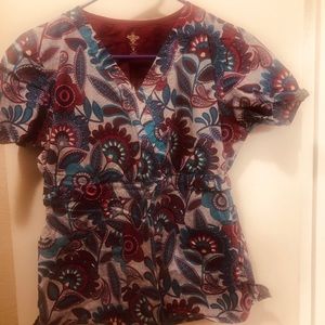 Medium scrub top